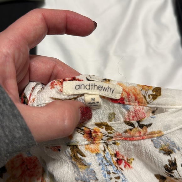 Perfect Springtime Top - Picture 6 of 6